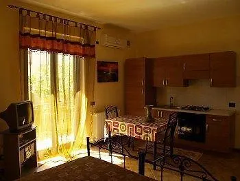 Oikos Holiday Apartments Villaggio Mosè