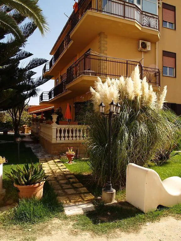 Oikos Holiday Apartments