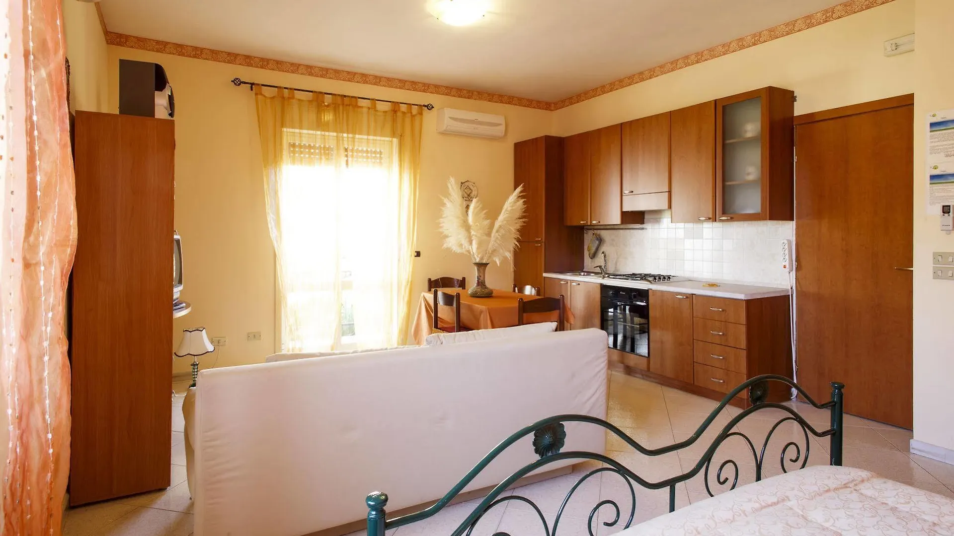 Oikos Holiday Apartments
