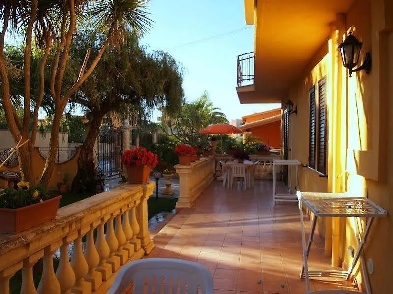 Oikos Holiday Apartments Villaggio Mosè