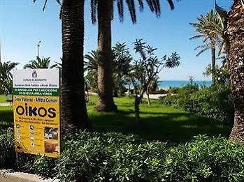Oikos Holiday Apartments Villaggio Mosè